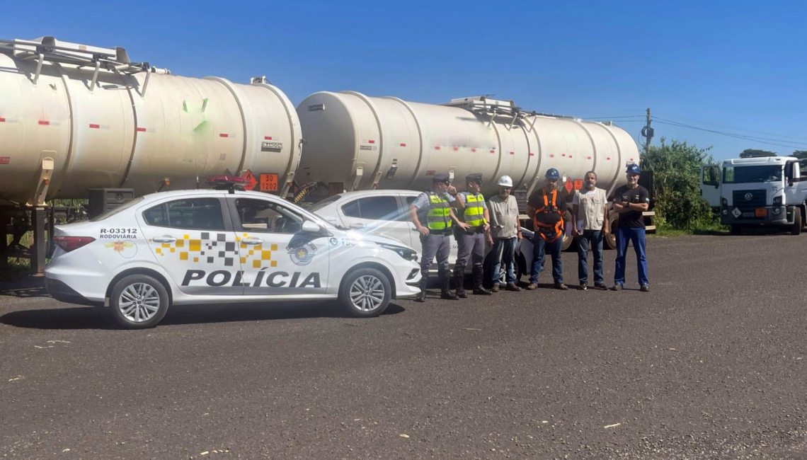 Em Cedral, Ipem-SP fiscaliza veículos que transportam produtos perigosos e cronotacógrafos